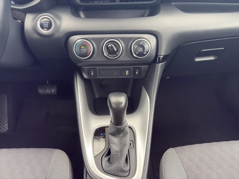 Toyota Yaris 1.5* NAVI* BTONE* CARPLAY* CAMERA* , снимка 11 - Автомобили и джипове - 51206177