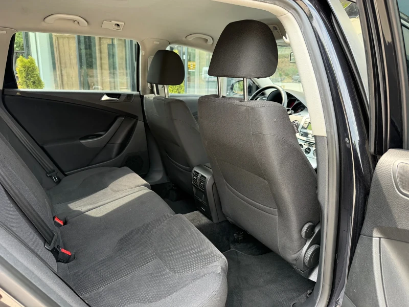 VW Passat 2.0 TDI. Автоматик, снимка 11 - Автомобили и джипове - 51843224