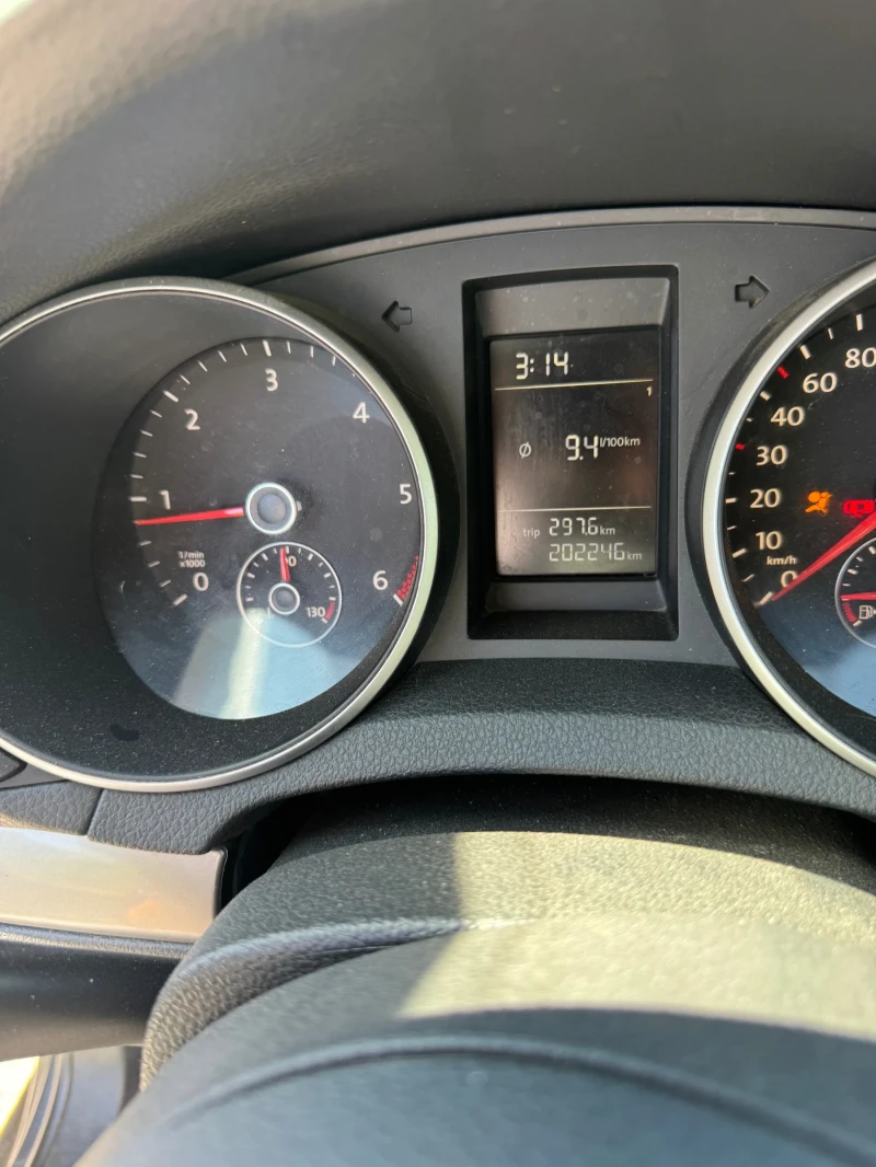 VW Golf, снимка 8 - Автомобили и джипове - 52512642