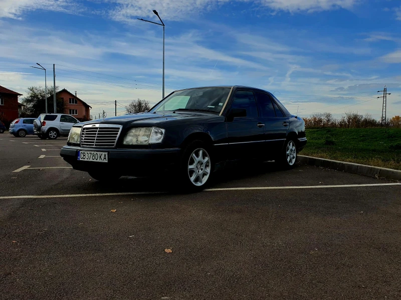 Mercedes-Benz E 220, снимка 3 - Автомобили и джипове - 52525676