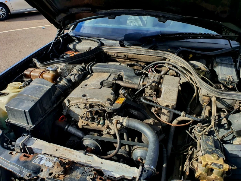 Mercedes-Benz E 220, снимка 9 - Автомобили и джипове - 52525676
