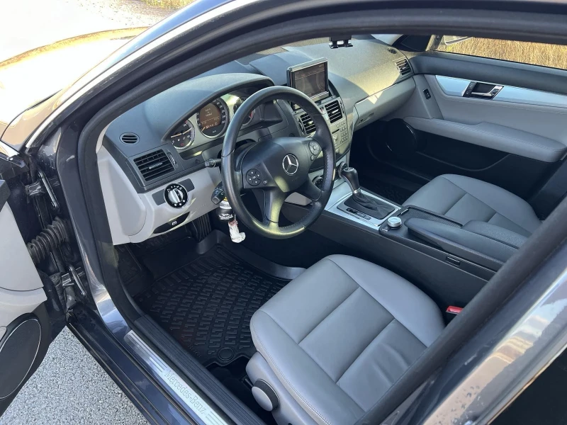 Mercedes-Benz C 320 W204, снимка 6 - Автомобили и джипове - 52679615