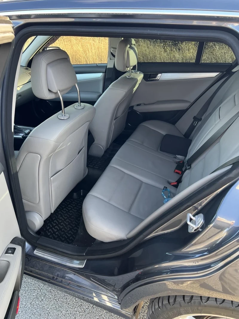 Mercedes-Benz C 320 W204, снимка 9 - Автомобили и джипове - 52679615