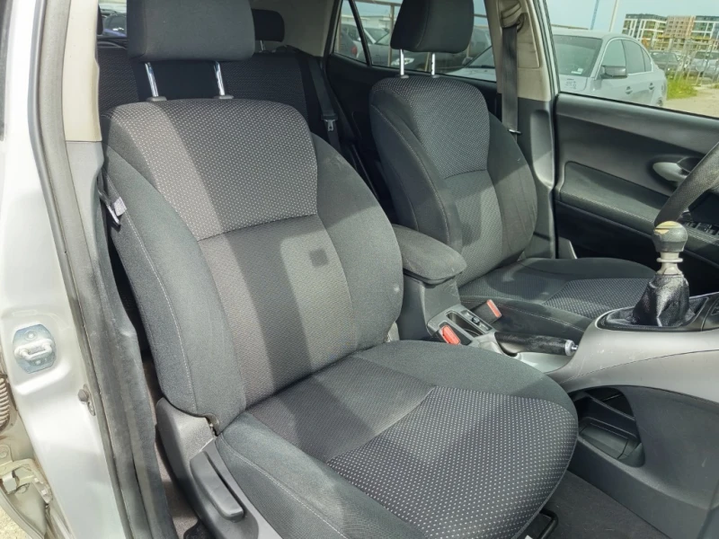 Toyota Auris, снимка 14 - Автомобили и джипове - 53086638