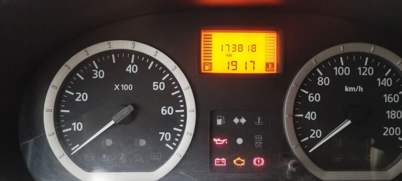 Dacia Logan, снимка 9 - Автомобили и джипове - 53146326