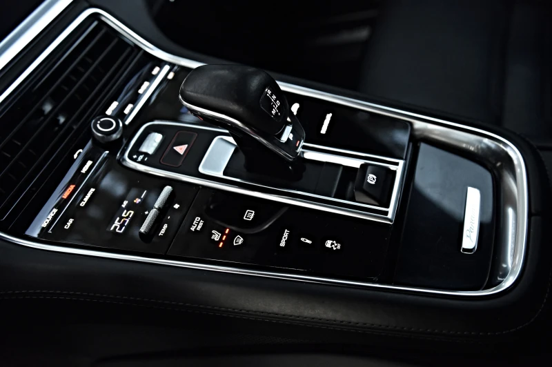 Porsche Panamera 4S 440 hp, снимка 13 - Автомобили и джипове - 53170959