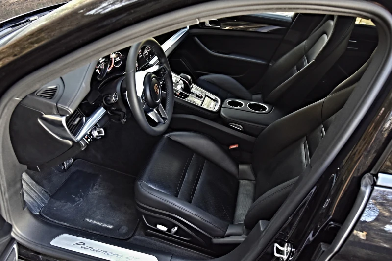 Porsche Panamera 4S 440 hp, снимка 8 - Автомобили и джипове - 53170959