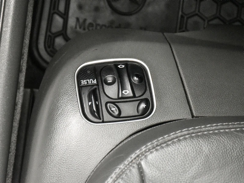 Mercedes-Benz SL 500 2dr Roadster* Flawless Condition!* , снимка 13 - Автомобили и джипове - 53405826