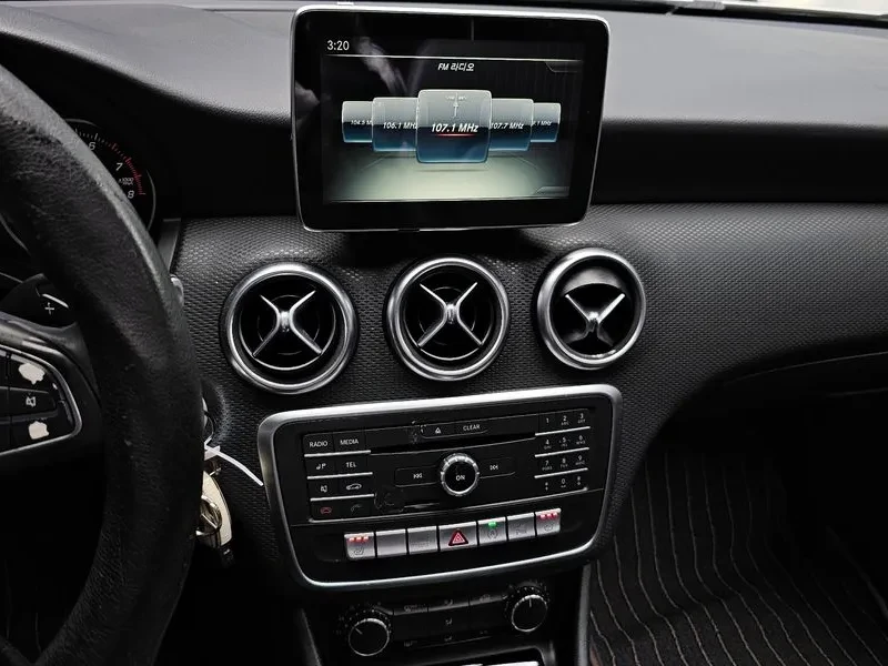 Mercedes-Benz A 200 2.0, снимка 14 - Автомобили и джипове - 54279040