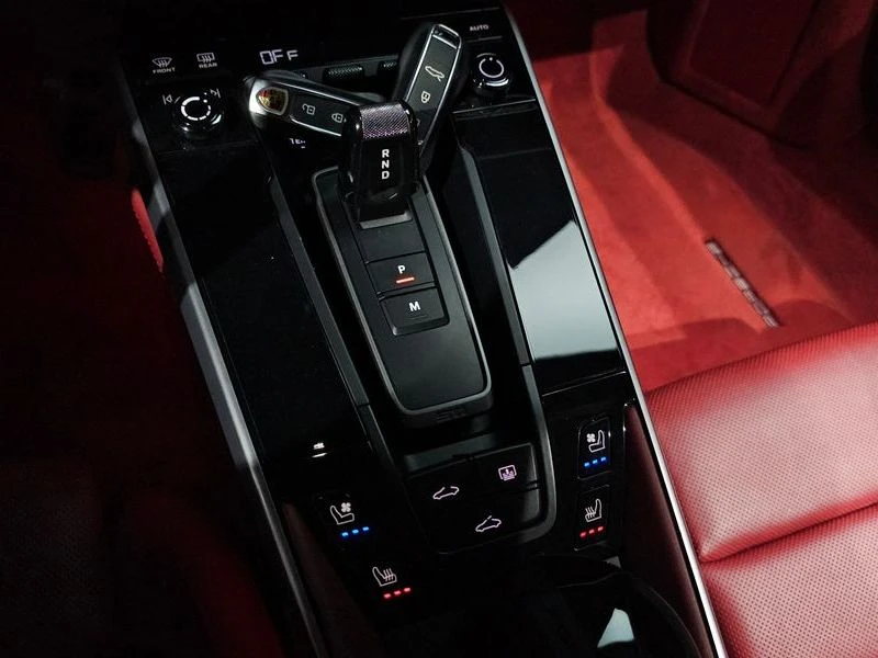 Porsche 911 Carrera 4 GTS| 473к.с.| ВКЛ.ТЕХНОТЕСТ, снимка 9 - Автомобили и джипове - 55375731