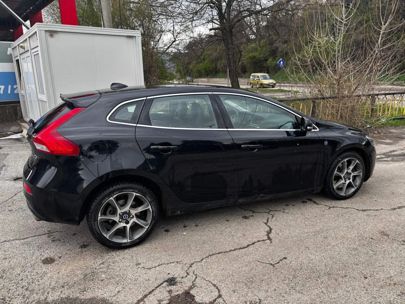Volvo V40  - изображение 6