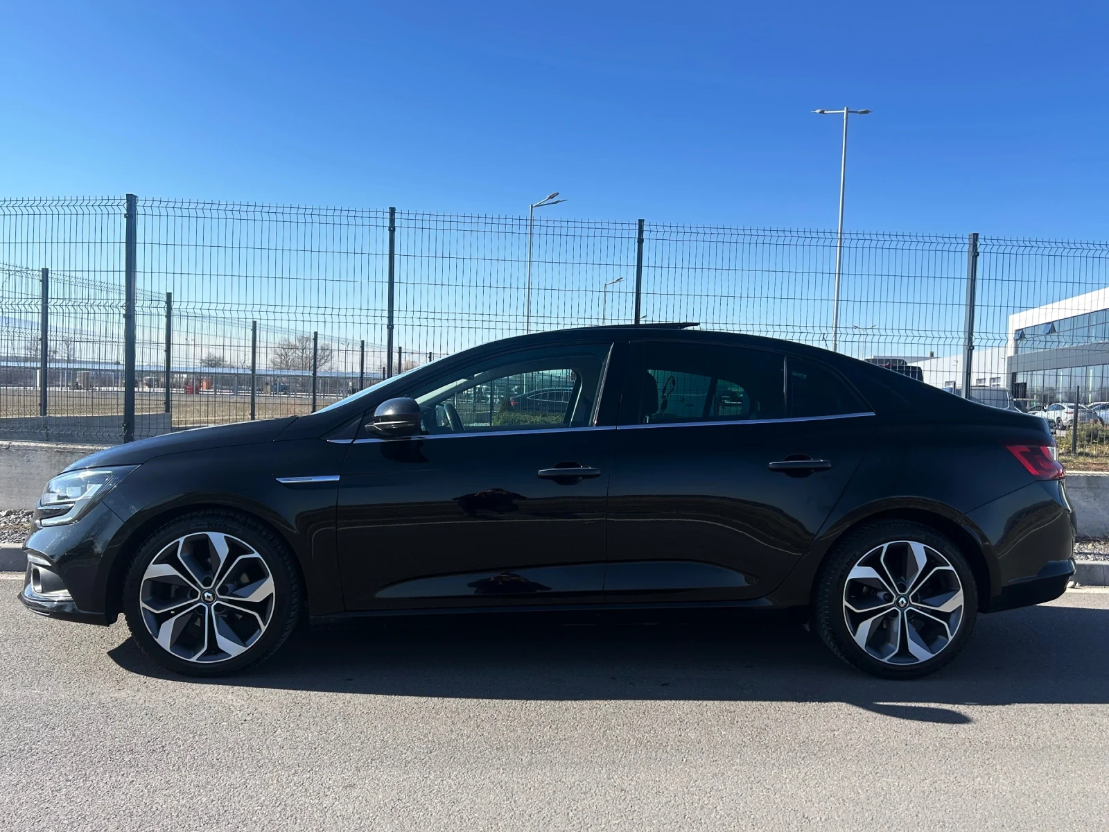 Renault Megane INTENS:НАЙ ВИСОКО НИВО НА ОБОРУДВАНЕ! - изображение 2