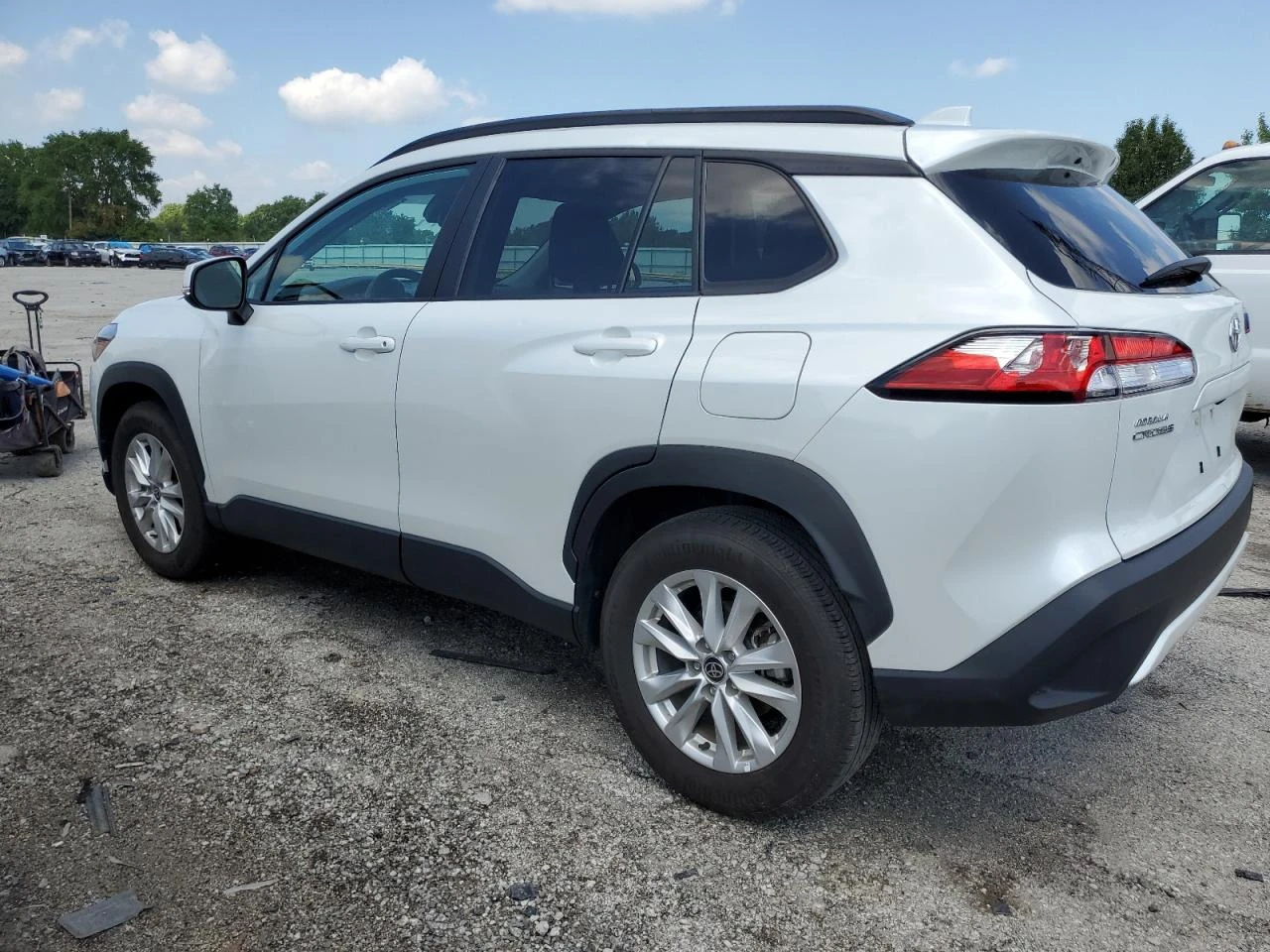 Toyota Corolla Cross  LE LE - изображение 4