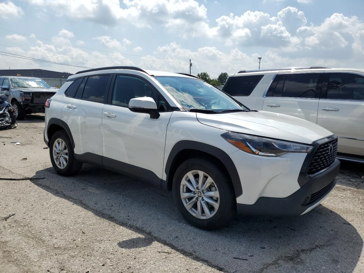 Toyota Corolla Cross  LE LE - изображение 3