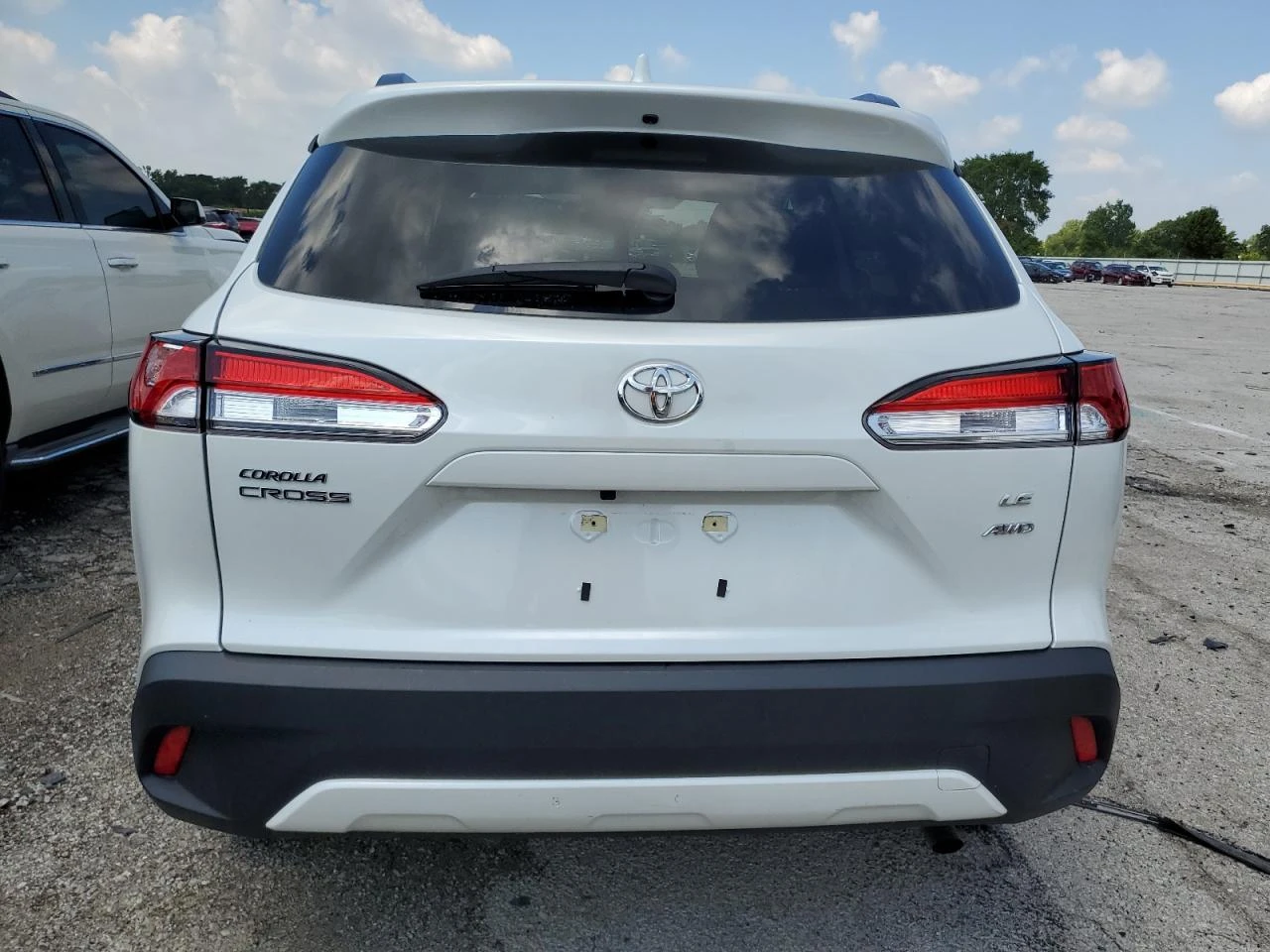 Toyota Corolla Cross  LE LE - изображение 5