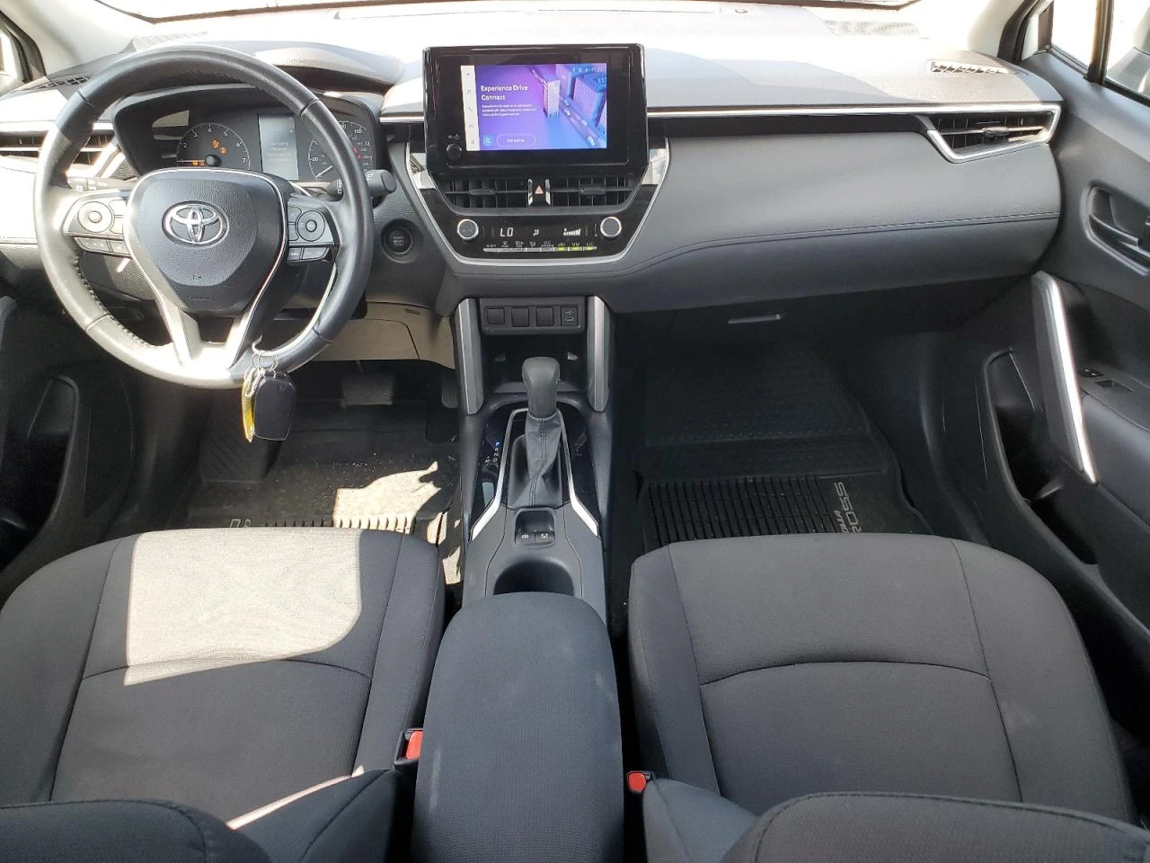 Toyota Corolla Cross  LE LE - изображение 9