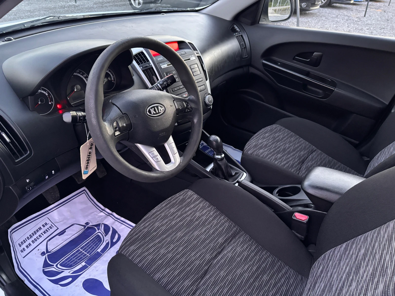 Kia Ceed 1.4 CRDI, снимка 9 - Автомобили и джипове - 54417726