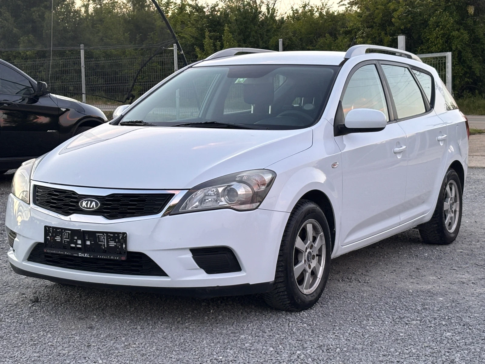 Kia Ceed 1.4 CRDI, снимка 2 - Автомобили и джипове - 54417726