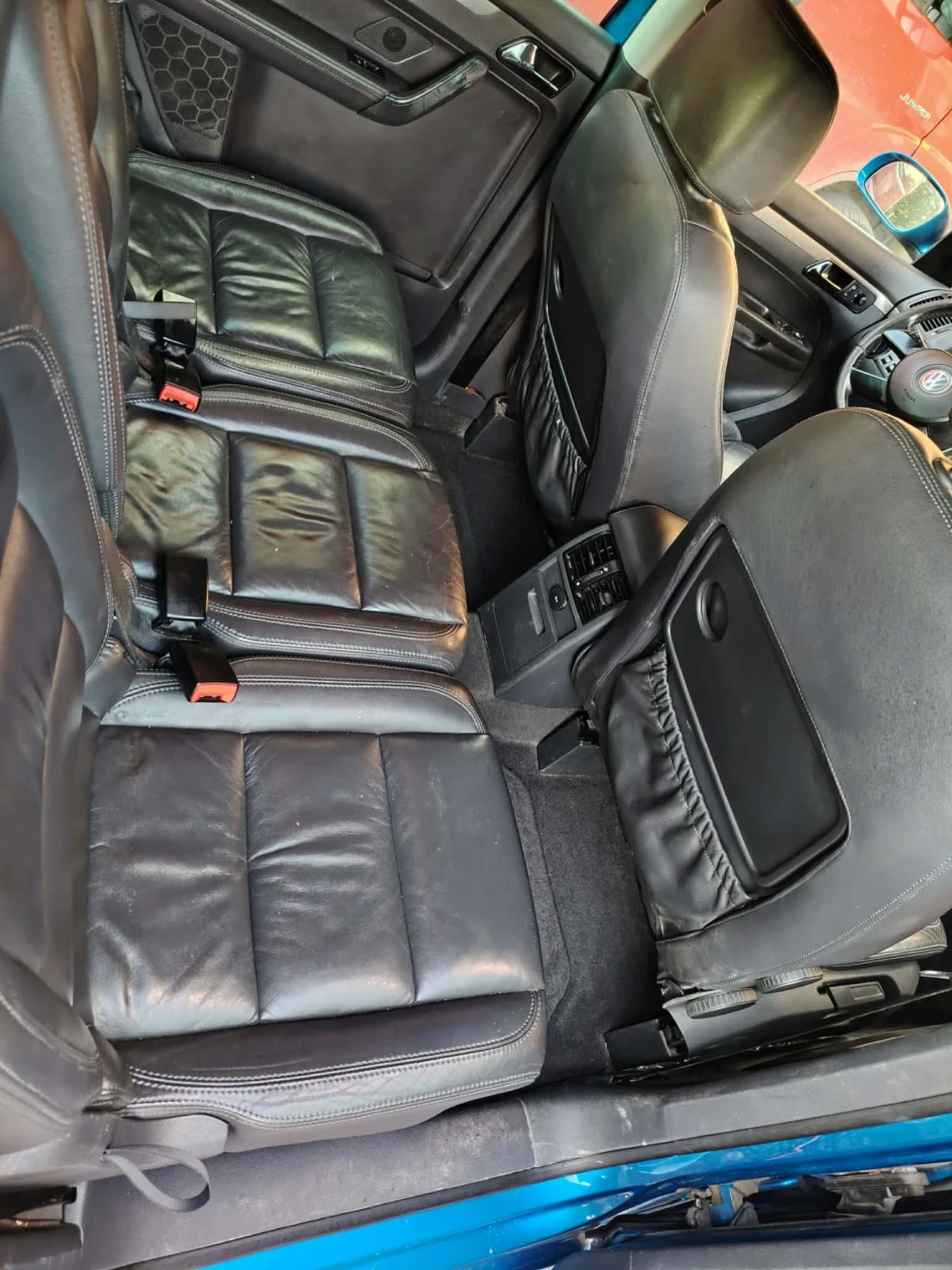 VW Touran 2.0TDI, снимка 9 - Автомобили и джипове - 54607242