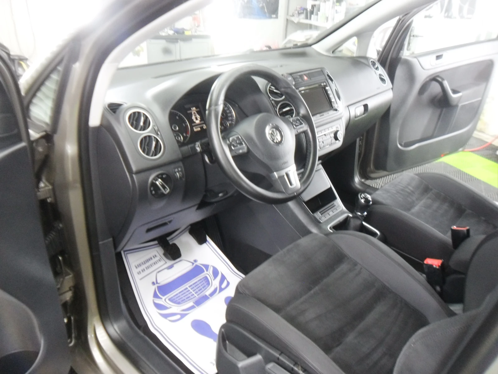 VW Golf Plus 1, 6-TDI-NAVI-KLIMA -ITALY-HILINE-, снимка 9 - Автомобили и джипове - 54608877