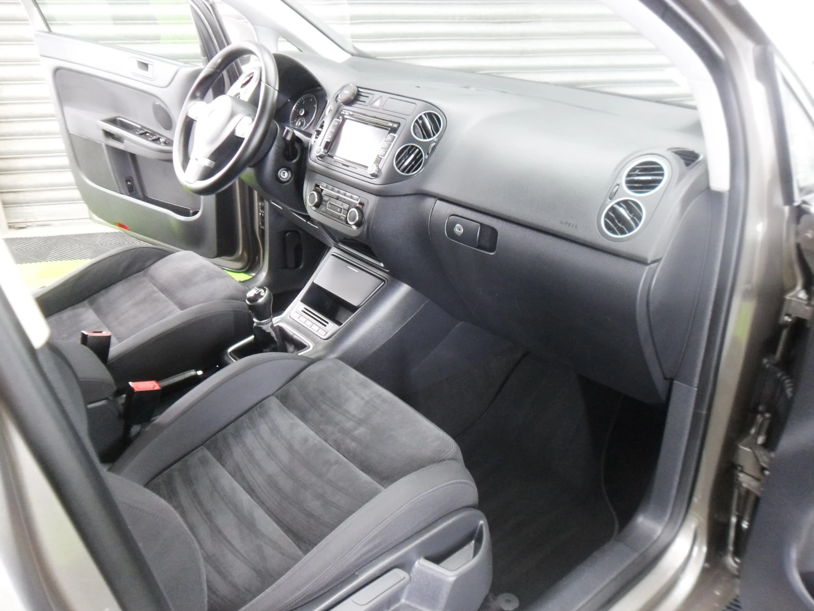 VW Golf Plus 1, 6-TDI-NAVI-KLIMA -ITALY-HILINE-, снимка 13 - Автомобили и джипове - 54608877