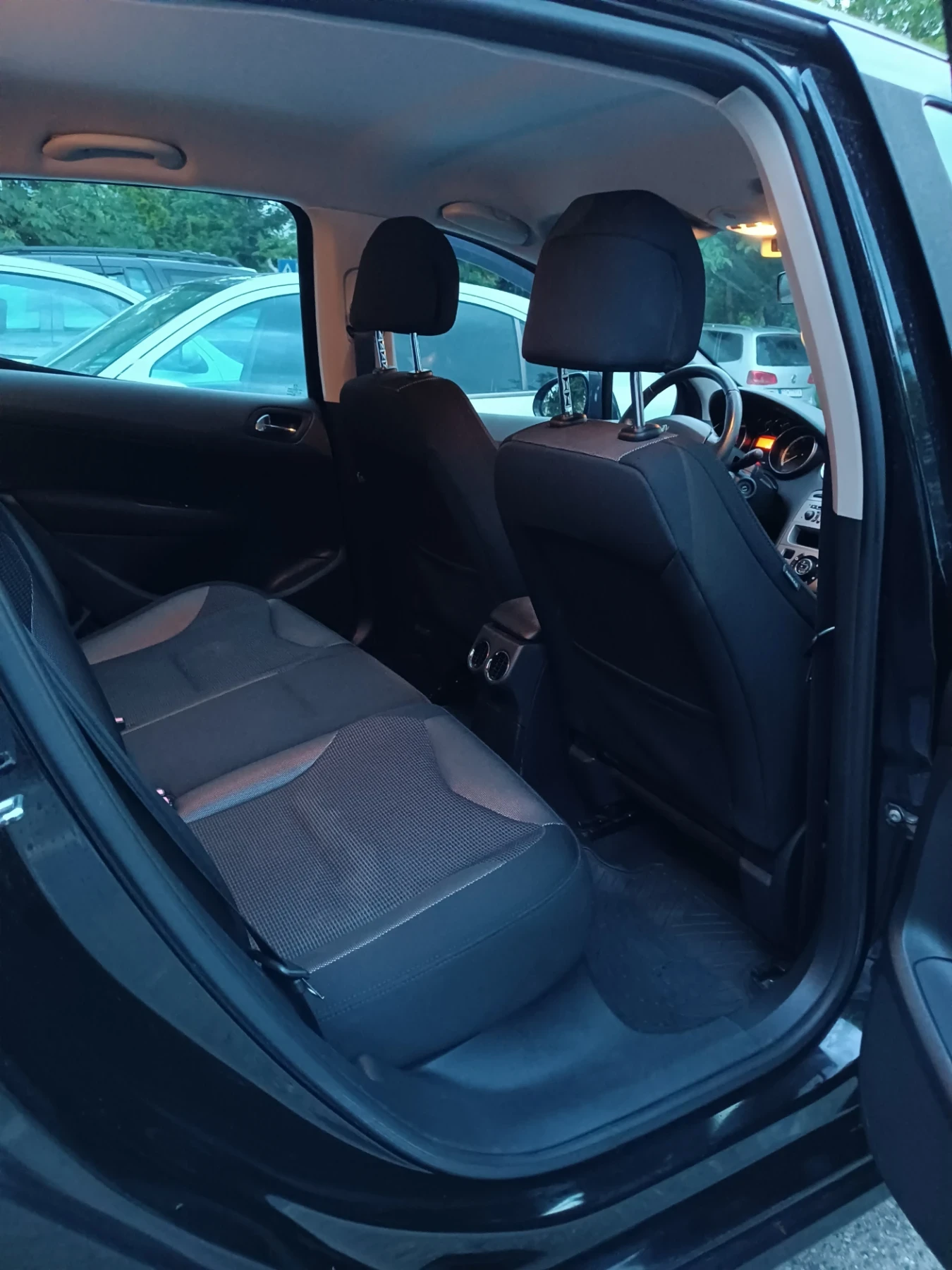 Peugeot 308 Бензин-Газ, снимка 13 - Автомобили и джипове - 54783979