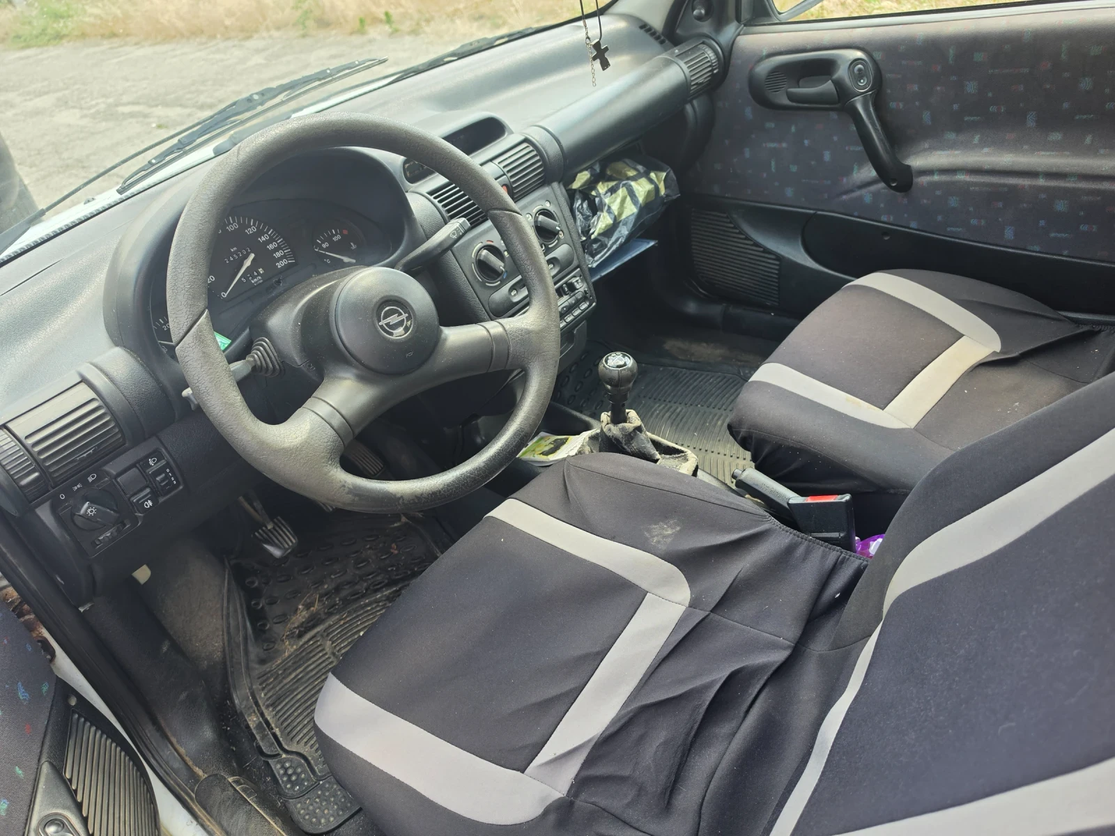 Opel Corsa, снимка 6 - Автомобили и джипове - 55172366