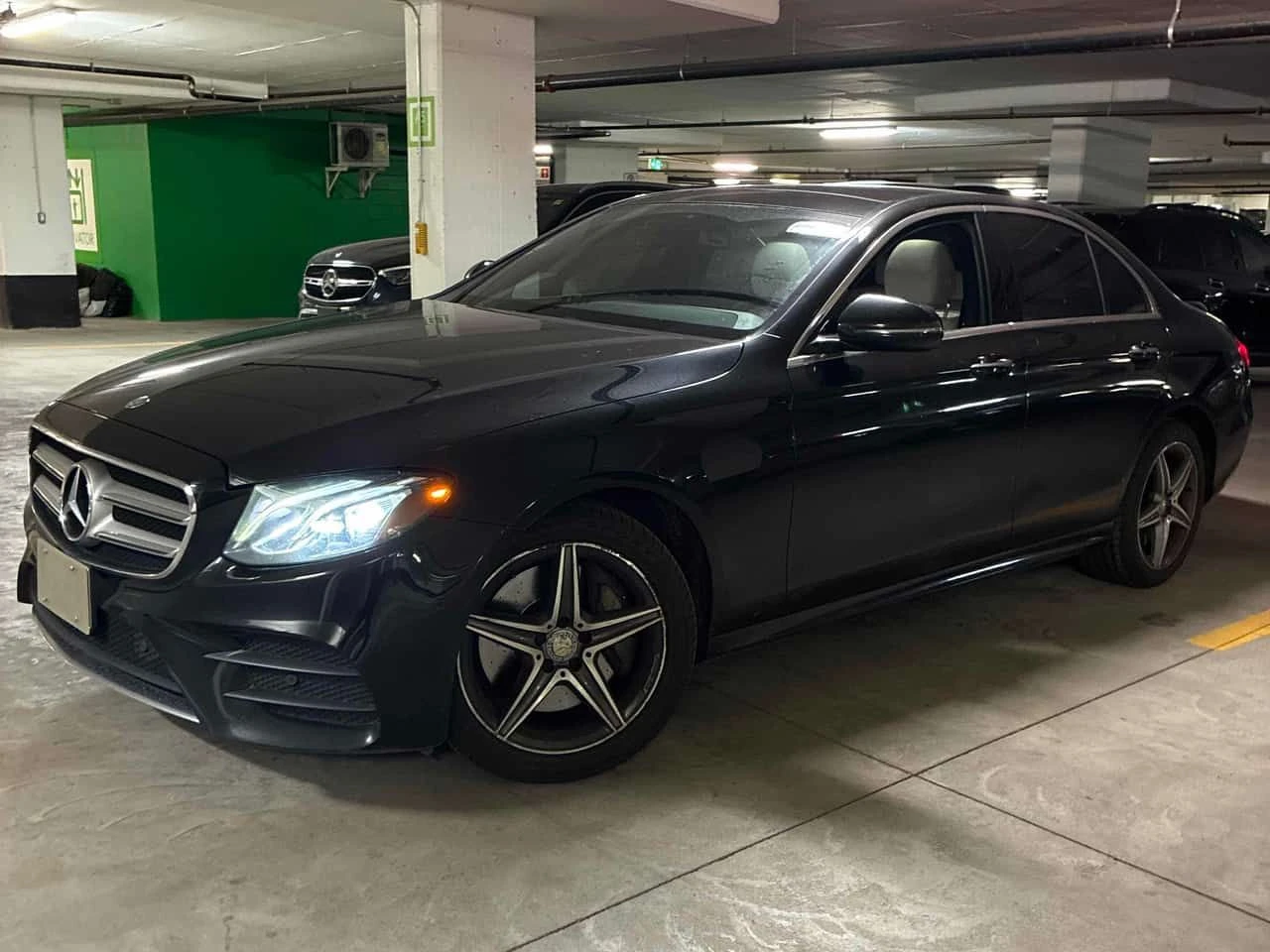 Mercedes-Benz E 400 * CARFAX * ОПЦИЯ ЗА ФИНАНСИРАНЕ , снимка 2 - Автомобили и джипове - 55396719