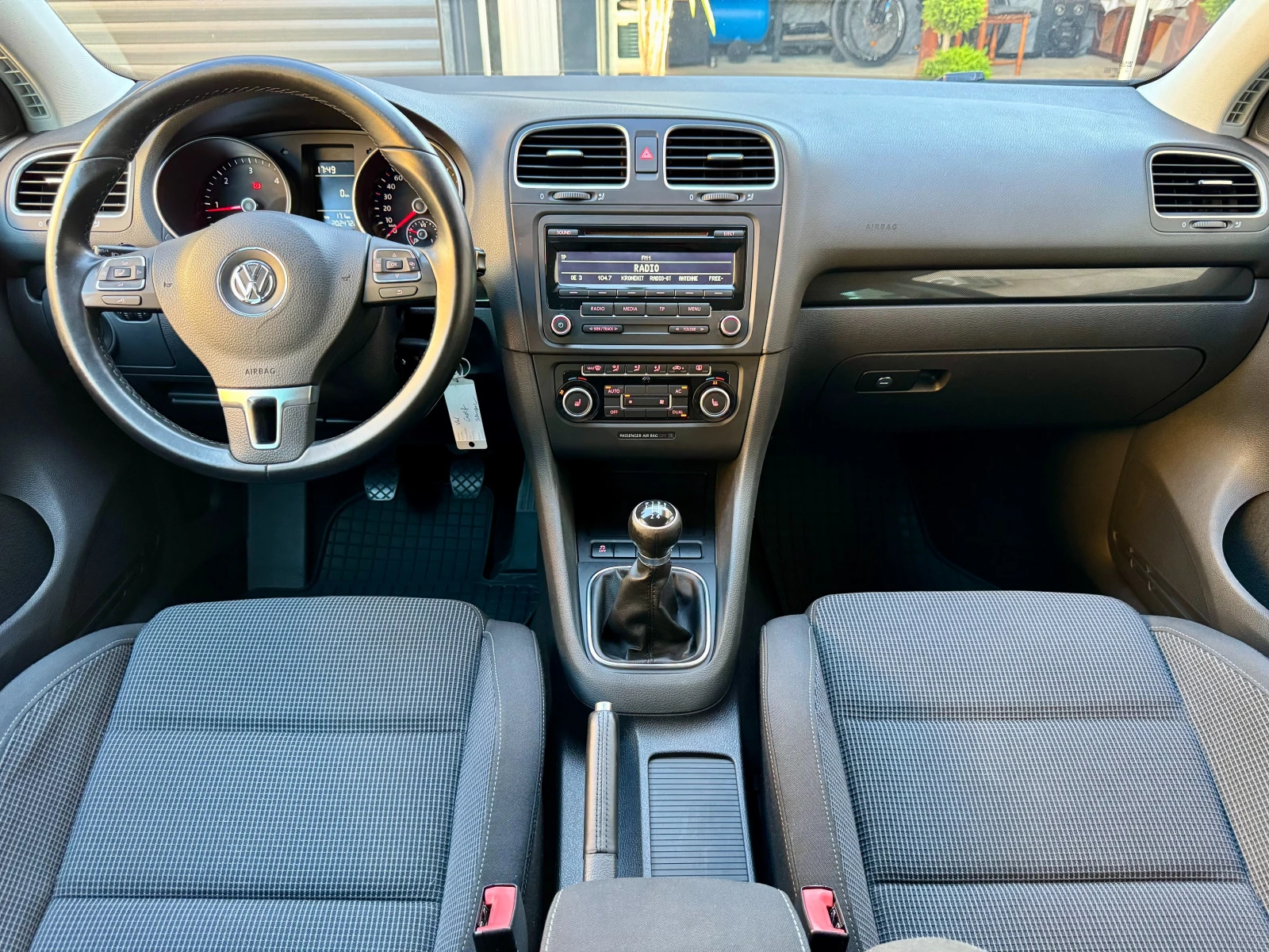 VW Golf 1.6TDi-GT, снимка 7 - Автомобили и джипове - 55500253