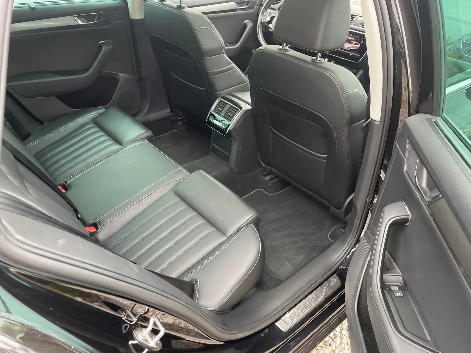 Skoda Superb 2.0 TDI, снимка 12 - Автомобили и джипове - 55739511