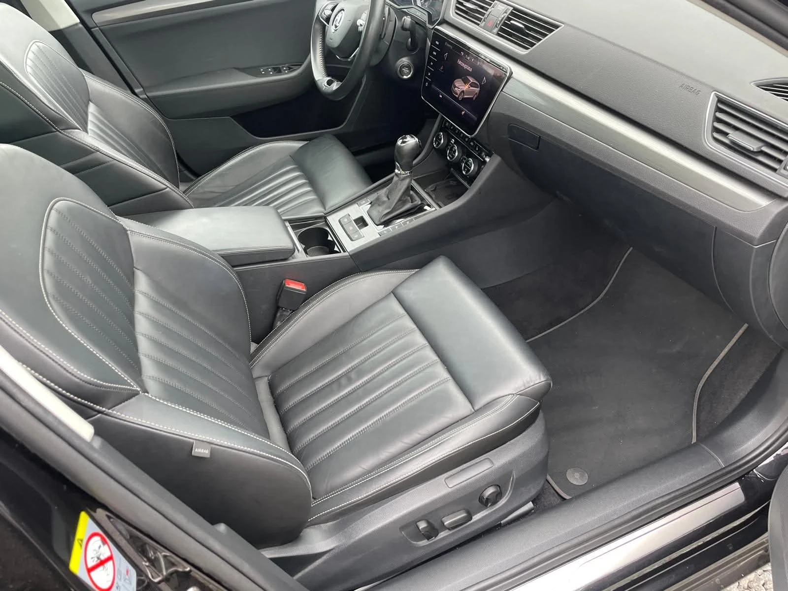 Skoda Superb 2.0 TDI, снимка 11 - Автомобили и джипове - 55739511
