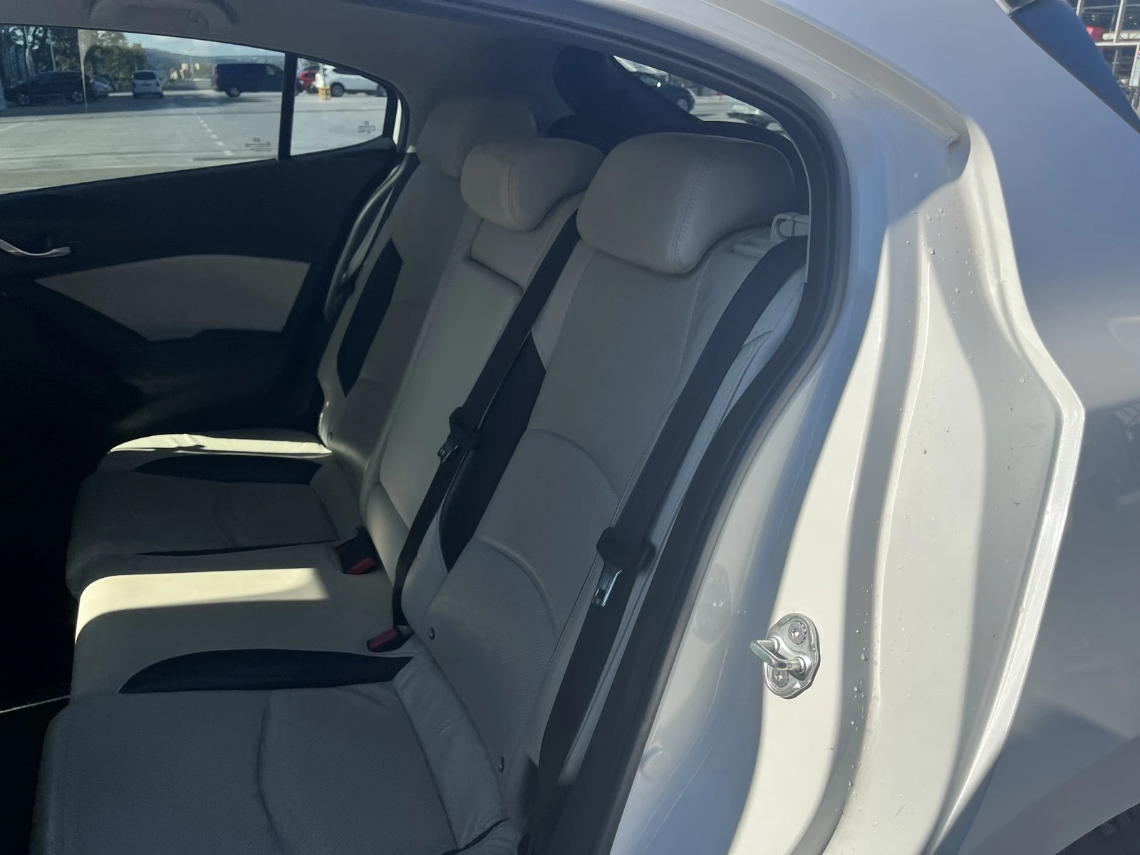 Mazda 3 2.0 SkyActiv, снимка 15 - Автомобили и джипове - 55749624
