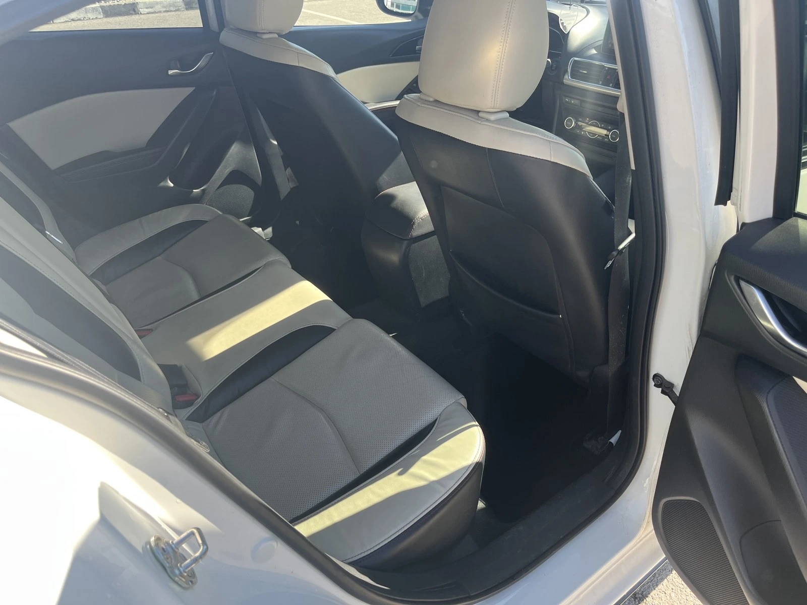 Mazda 3 2.0 SkyActiv, снимка 14 - Автомобили и джипове - 55749624