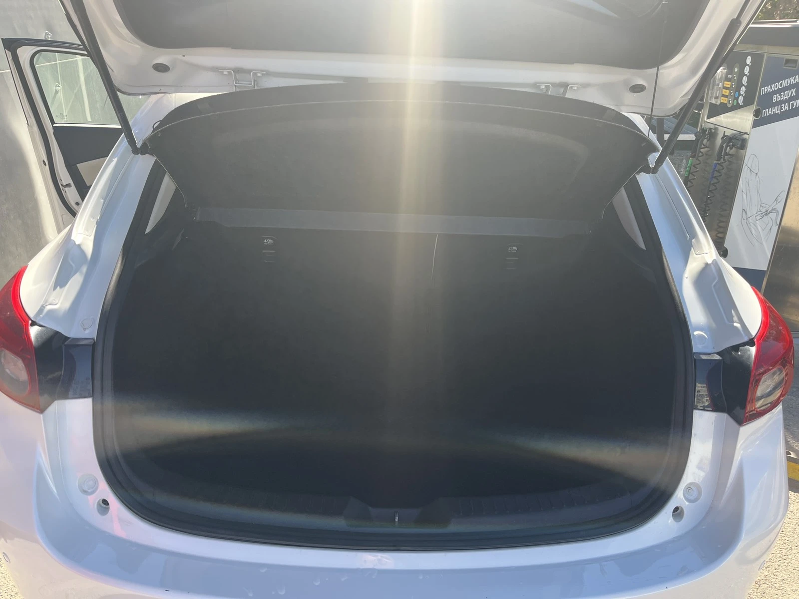 Mazda 3 2.0 SkyActiv, снимка 5 - Автомобили и джипове - 55749624