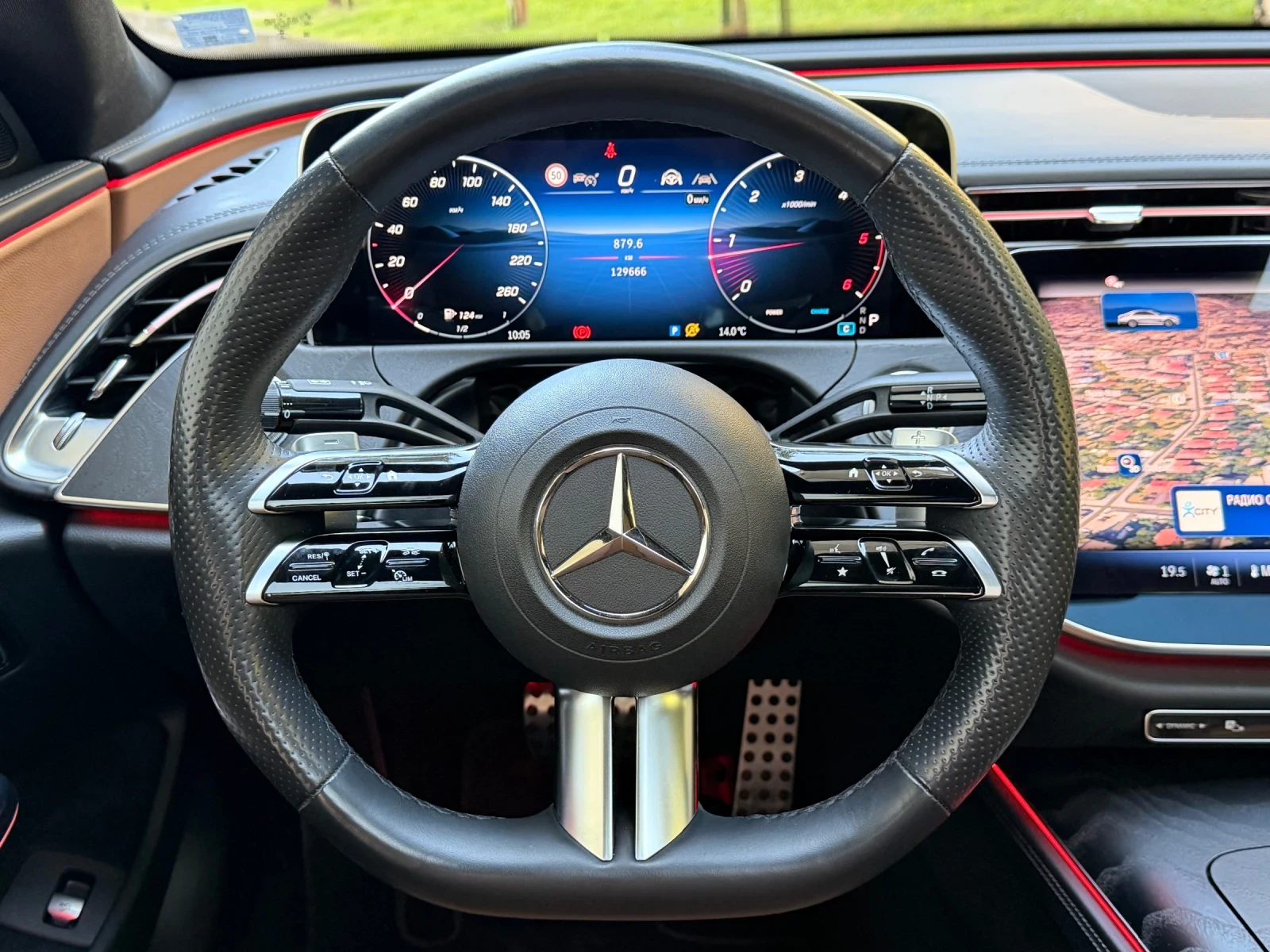 Mercedes-Benz E 220 AMG OPTIC, снимка 13 - Автомобили и джипове - 56718627