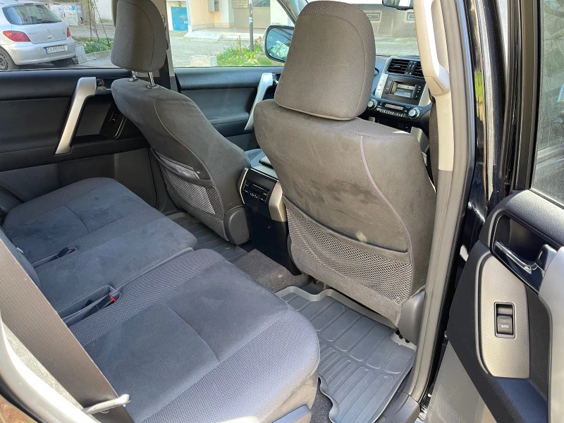 Toyota Land cruiser 3.0, снимка 9 - Автомобили и джипове - 47426406