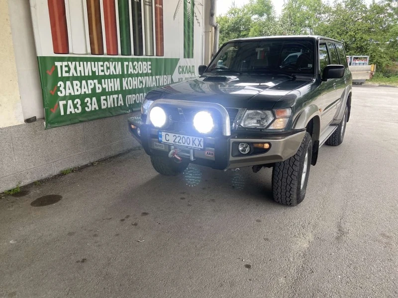 Nissan Patrol, снимка 8 - Автомобили и джипове - 47423628