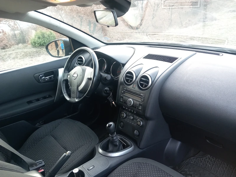 Nissan Qashqai 1.5 DCI, снимка 6 - Автомобили и джипове - 49212478