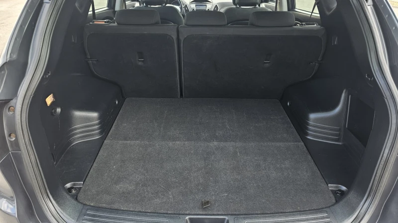 Hyundai IX35 2.0i 4x4 5SP CH-2РИ КОМП. ДЖАНТИ/ГУМИ-ЛИЗИНГ, снимка 15 - Автомобили и джипове - 50349348