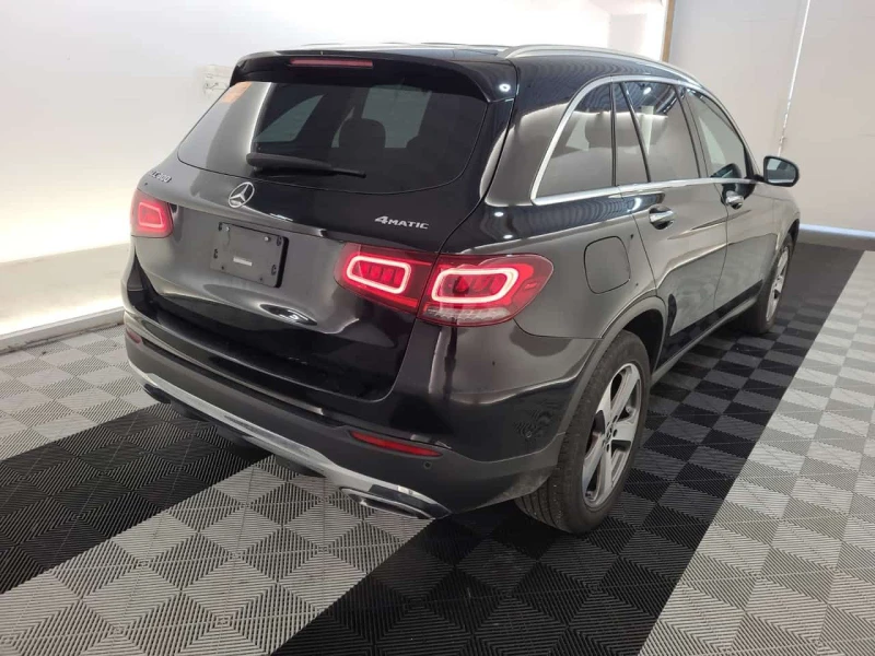 Mercedes-Benz GLC 300 4MATIC * Off-Roader * 360  * KEYLESS * PANO, снимка 3 - Автомобили и джипове - 53529654