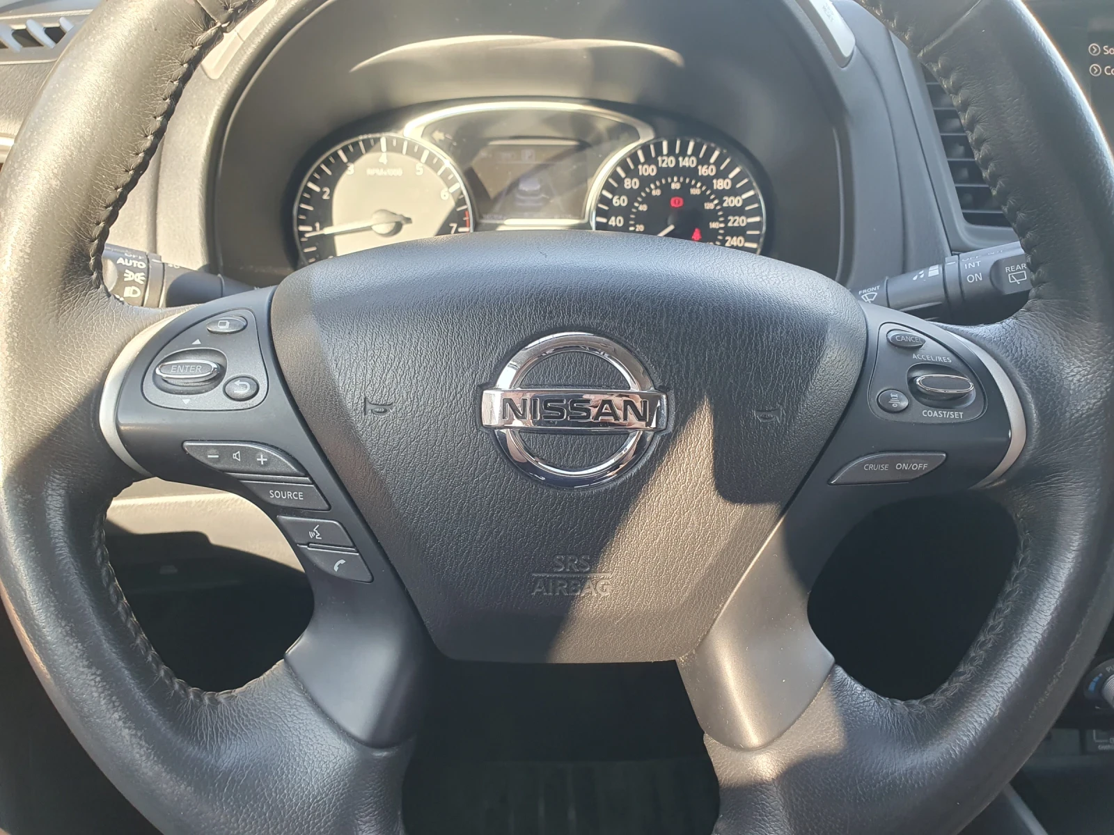 Nissan Pathfinder 3.5i 4WD - изображение 8