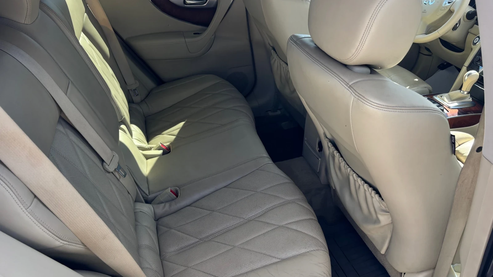 Infiniti Fx 37 Колата е с регистрация всичко платено , снимка 8 - Автомобили и джипове - 53775008