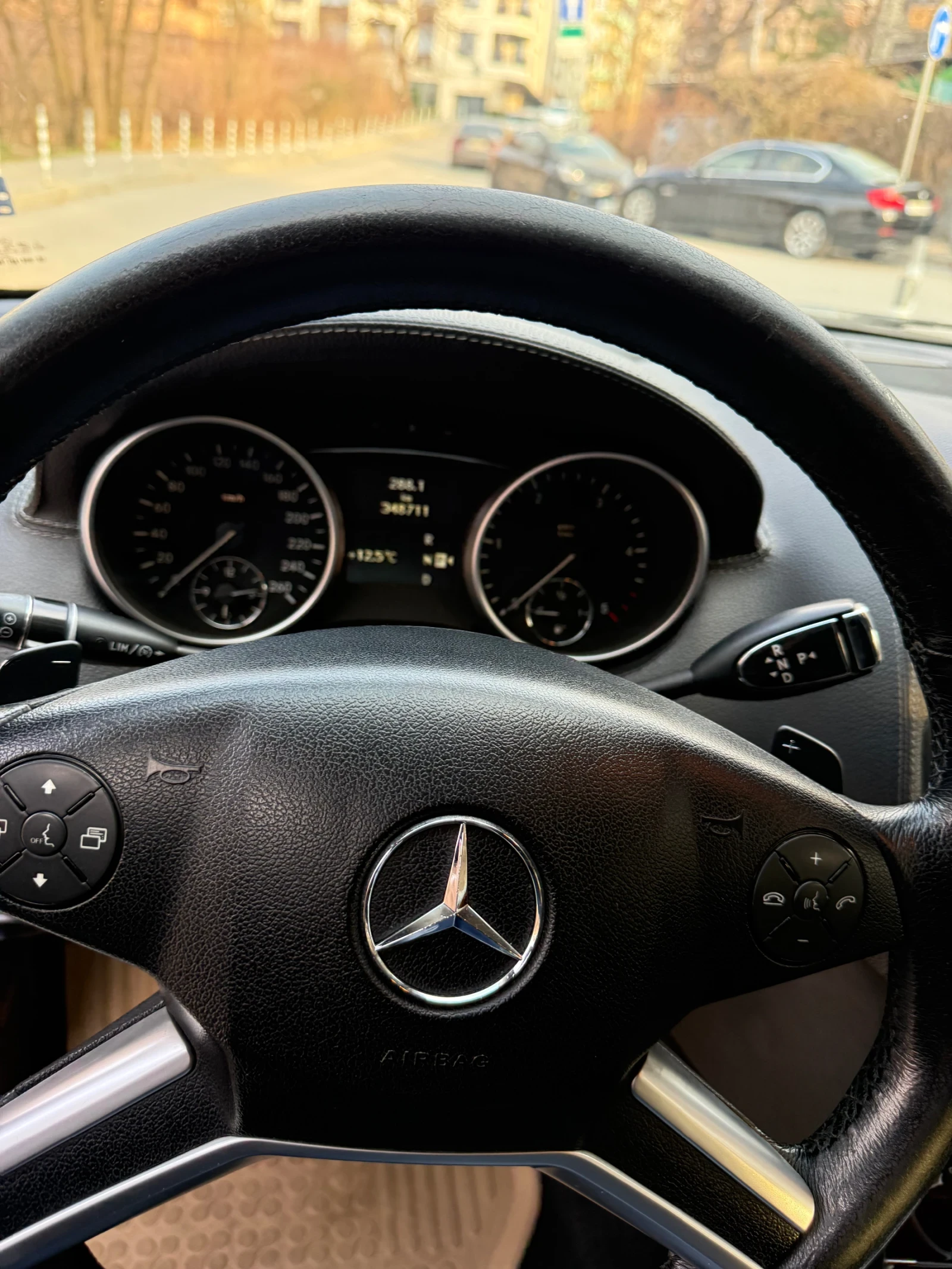 Mercedes-Benz GL 320, снимка 15 - Автомобили и джипове - 53892923