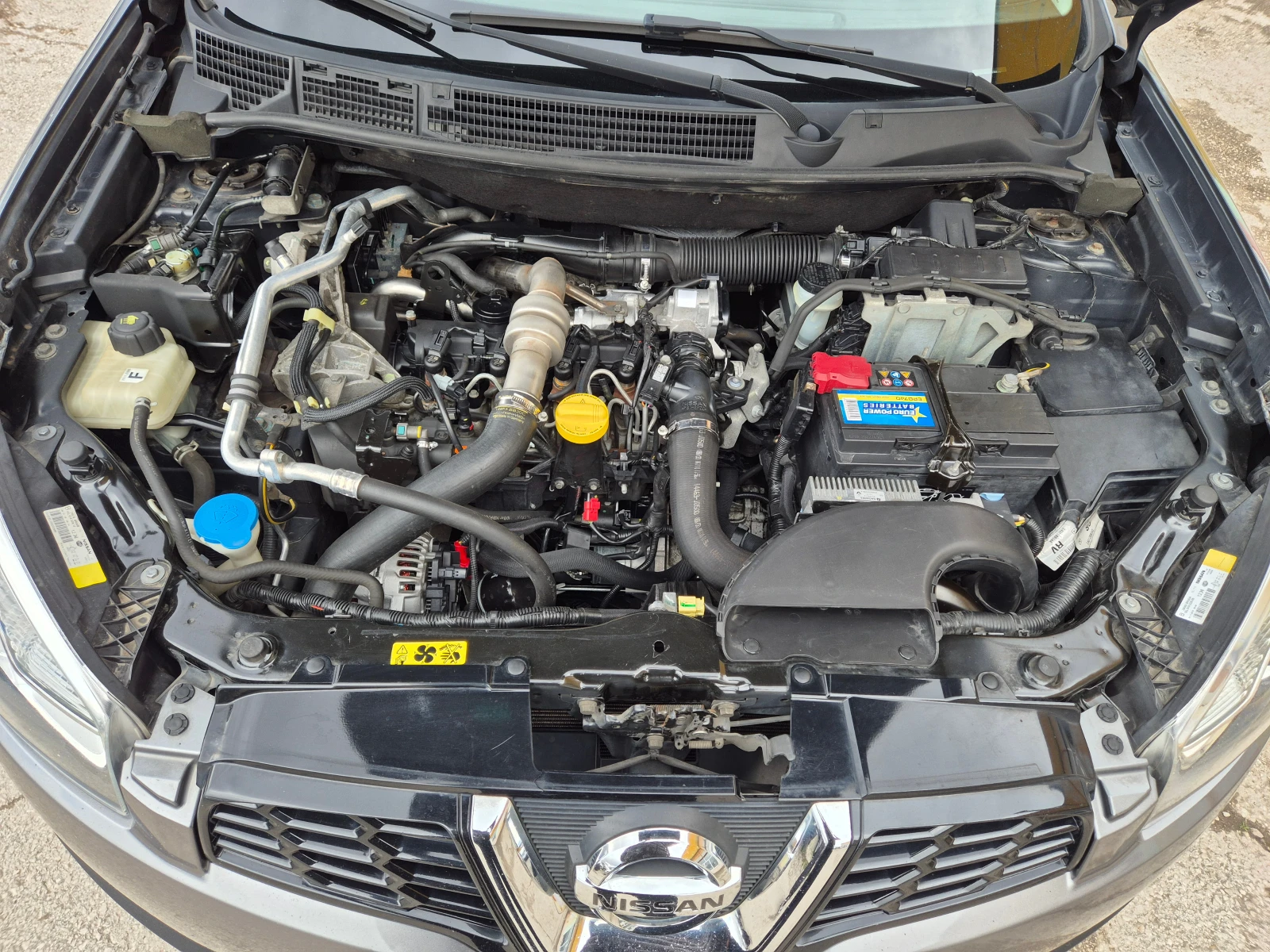 Nissan Qashqai 1.5 DCI KLIMA ITALY TOP!!!, снимка 17 - Автомобили и джипове - 54033497