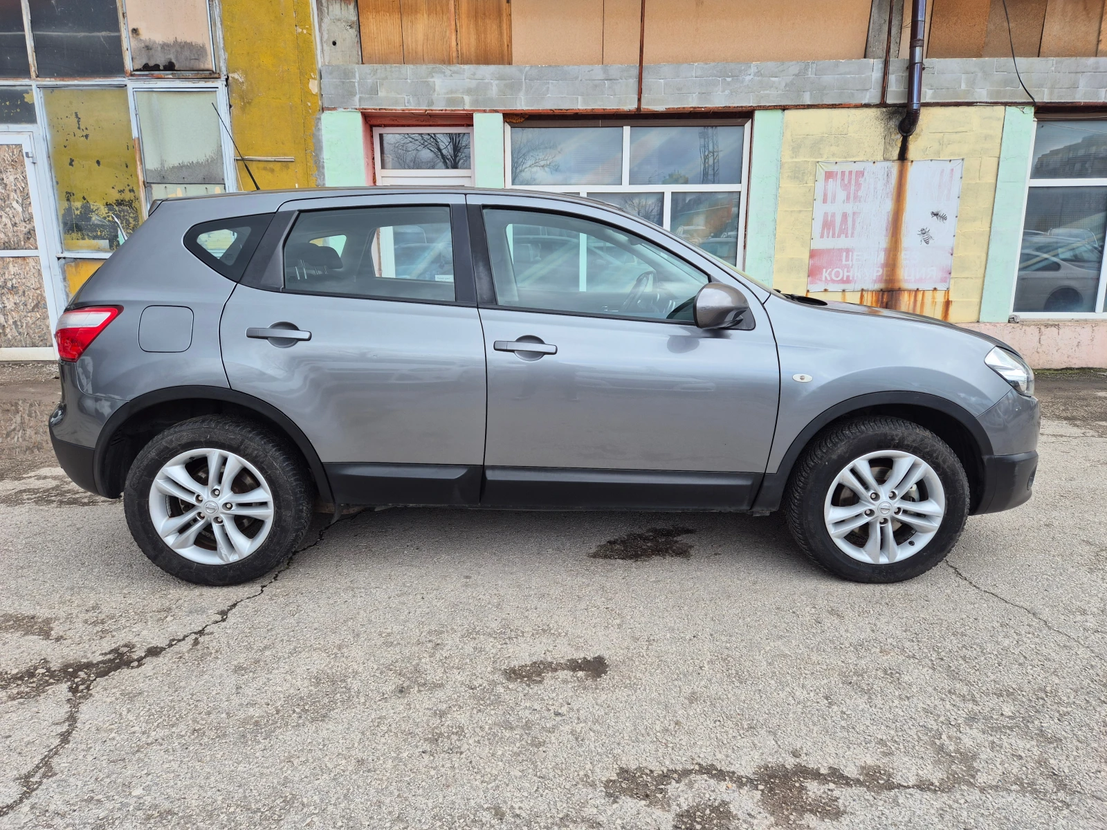 Nissan Qashqai 1.5 DCI KLIMA ITALY TOP!!!, снимка 6 - Автомобили и джипове - 54033497