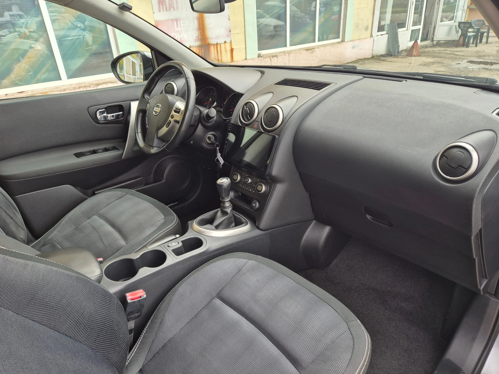 Nissan Qashqai 1.5 DCI KLIMA ITALY TOP!!!, снимка 16 - Автомобили и джипове - 54033497