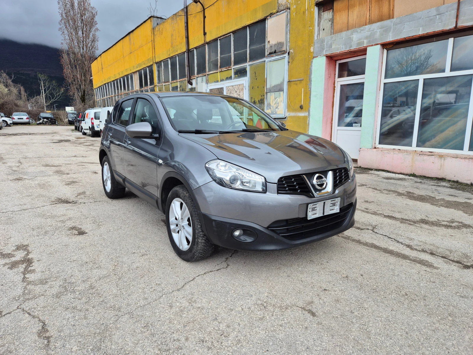 Nissan Qashqai 1.5 DCI KLIMA ITALY TOP!!!, снимка 3 - Автомобили и джипове - 54033497