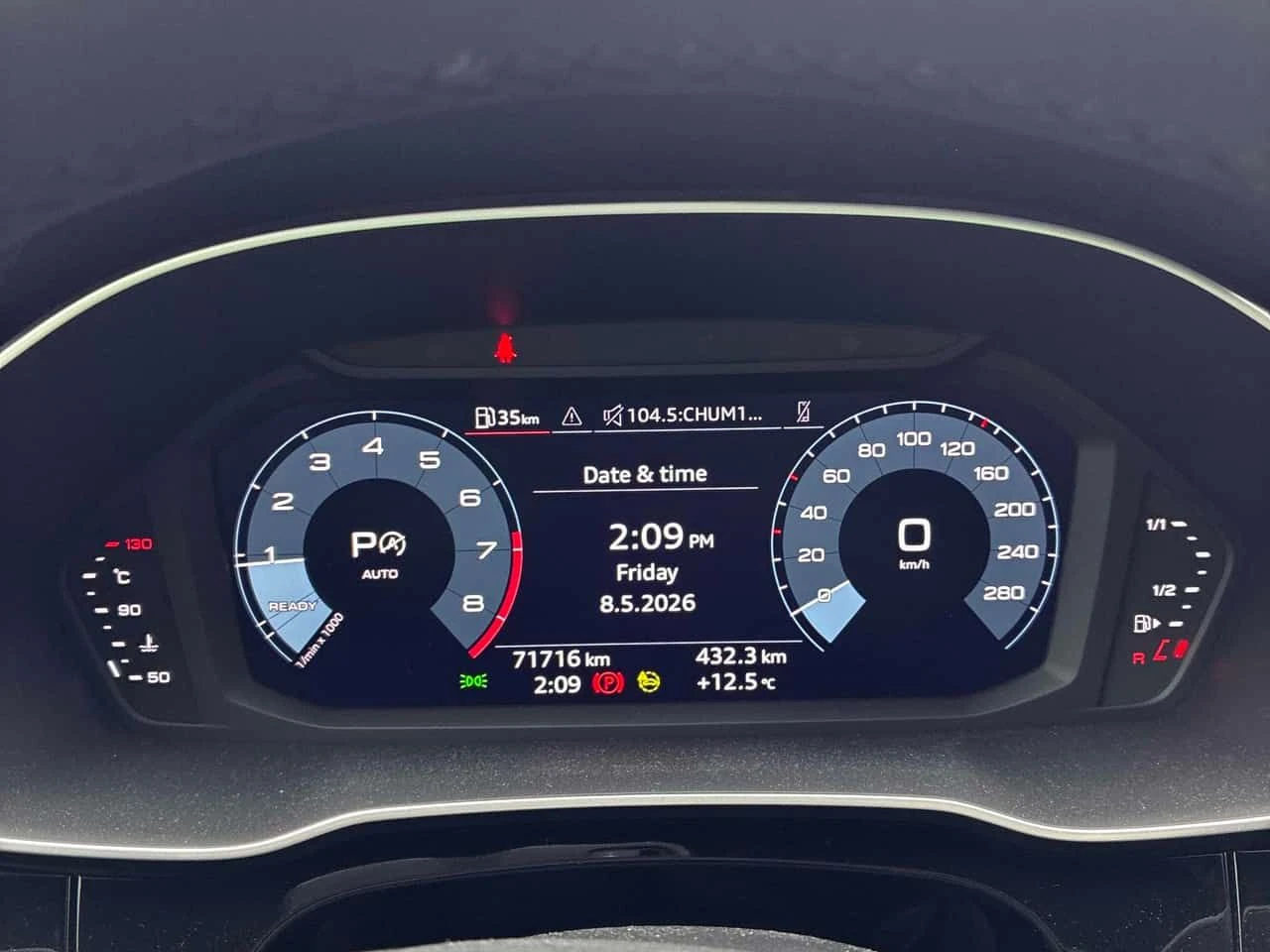 Audi Q3 | DISTRONIC | ПОДГРЕВ | CARFAX | ПАНОРАМА | , снимка 8 - Автомобили и джипове - 54479943