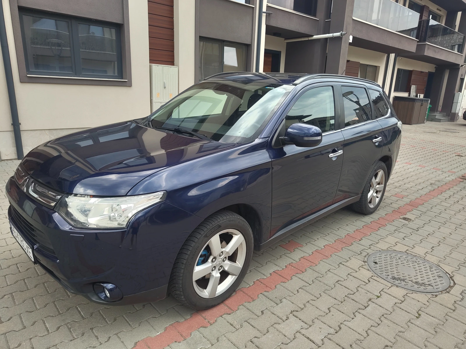 Mitsubishi Outlander, снимка 12 - Автомобили и джипове - 55124100