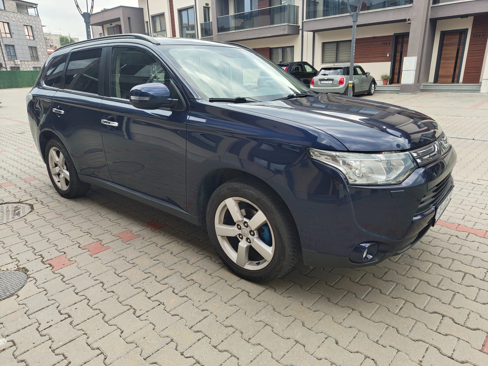 Mitsubishi Outlander, снимка 13 - Автомобили и джипове - 55124100